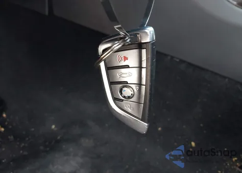 2019 BMW 740I z USA, uszkodzony, nr VIN WBA7E2C58KB216573